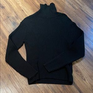 Men’s ribbed turtleneck